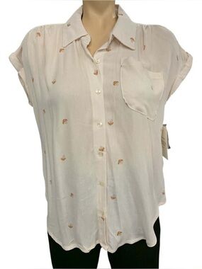 Wild Skyes NWT Light Pink Short Sleeve Button-Down Shirt with Subtle Embroidery